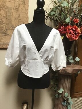Cupshe White V-Neck Puff Sleeve Crop Blouse
